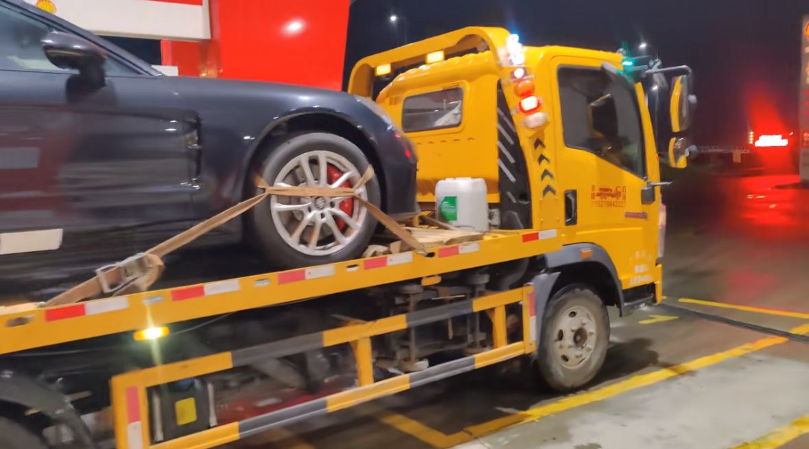 双鸭山行车途中遇到突发状况该如何呼叫道路救援？
